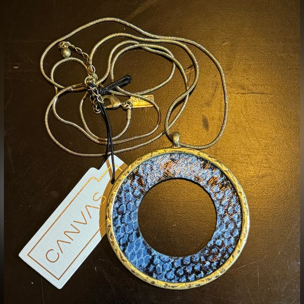 Bella CANVAS Goldtone Blue Snakeskin Pendant Necklace [NEW]